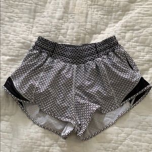 Lululemon Hotty Hot Shorts 2.5in